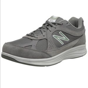 New Balance Men's 877 V1 Shoes - 4E Wide Width